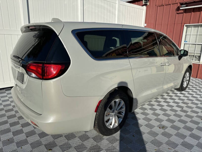 2017 Chrysler Pacifica Touring