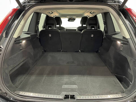 2016 Volvo XC90 T5 Momentum