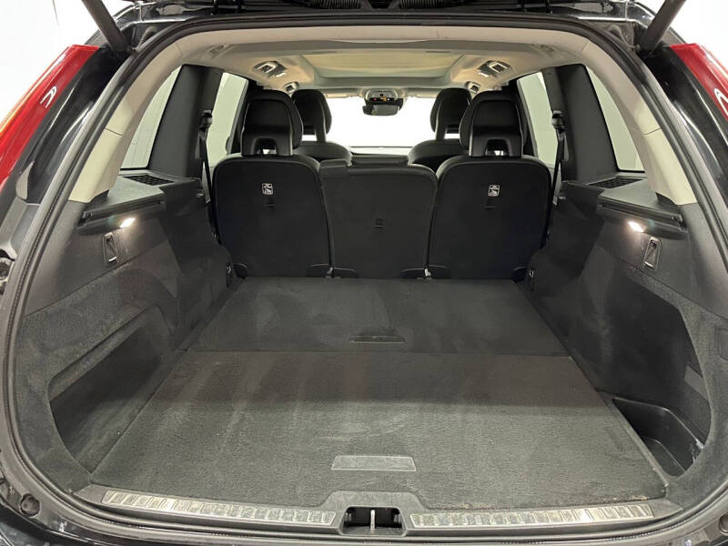 2016 Volvo XC90 T5 Momentum