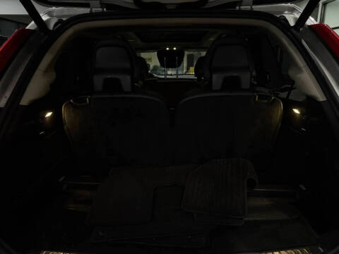 2018 Volvo XC90 T6 Momentum