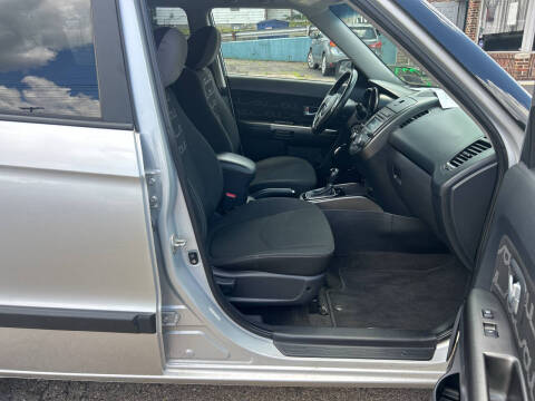 2013 Kia Soul +