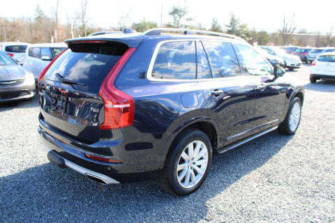 2016 Volvo XC90 T6 Momentum