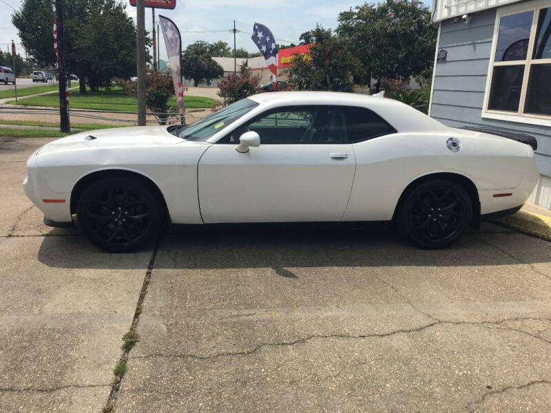 2015 Dodge Challenger SXT photo 3