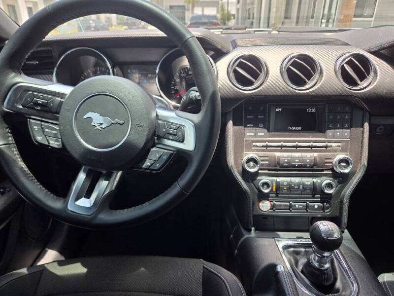 2016 Ford Mustang V6