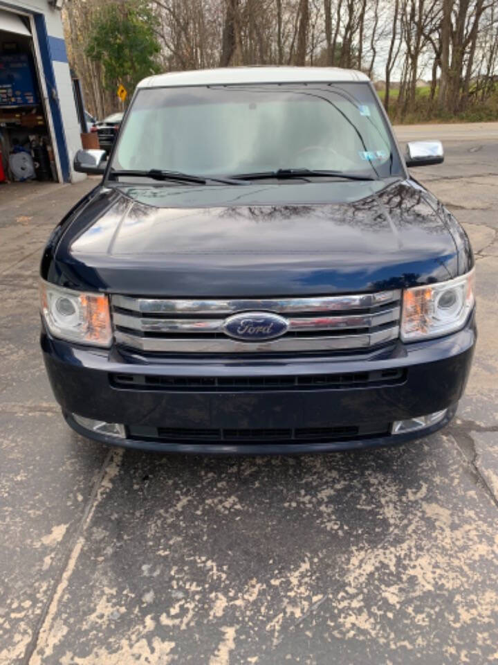 2010 Ford Flex for sale at Chuckie Bizzarro's Fleetwing Auto in Erie, PA