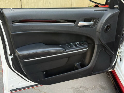 2019 Chrysler 300 S