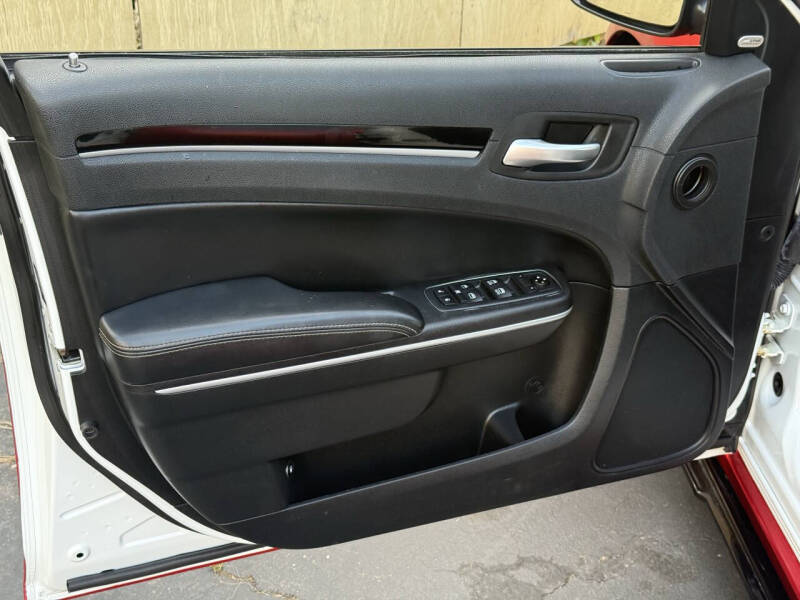 2019 Chrysler 300 S