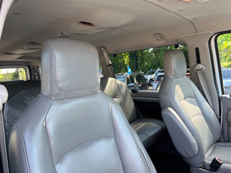 2009 Ford E-Series E-350 SD XLT