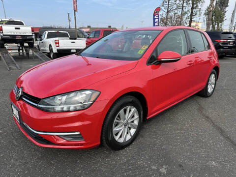2019 Volkswagen Golf SE
