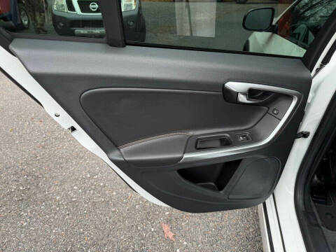 2018 Volvo V60 Cross Country T5 Premier