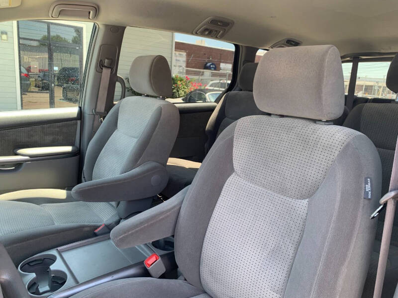 2007 Toyota Sienna LE 8-Passenger