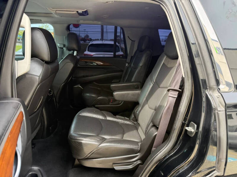 2017 Cadillac Escalade Luxury