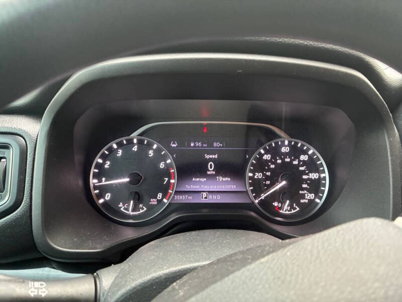 2023 Nissan Titan SV