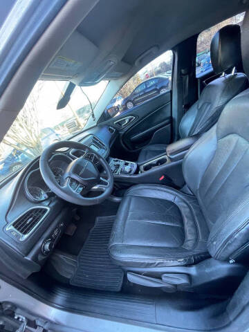 2015 Chrysler 200 Limited