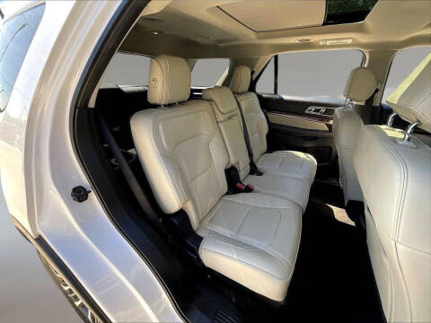 2017 Ford Explorer Platinum