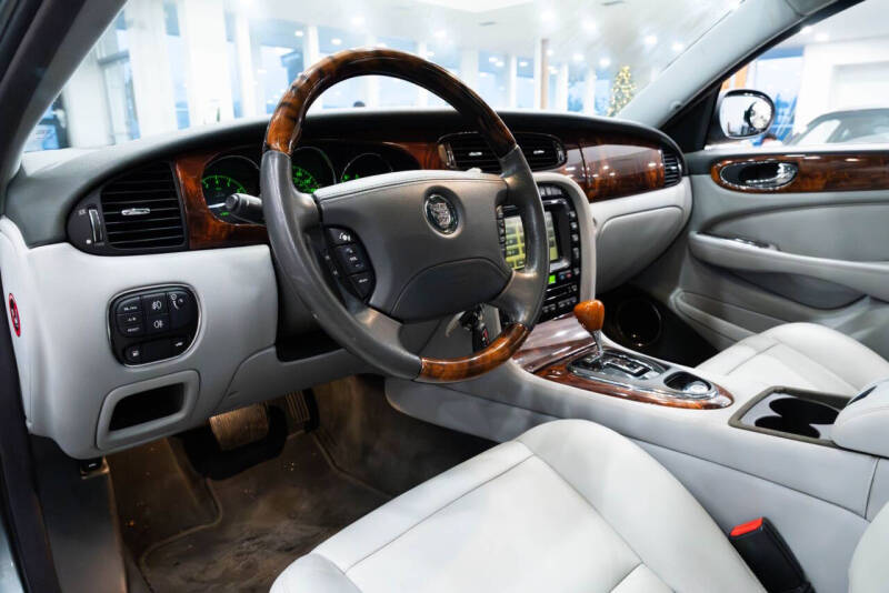 2005 Jaguar XJ-Series XJ8