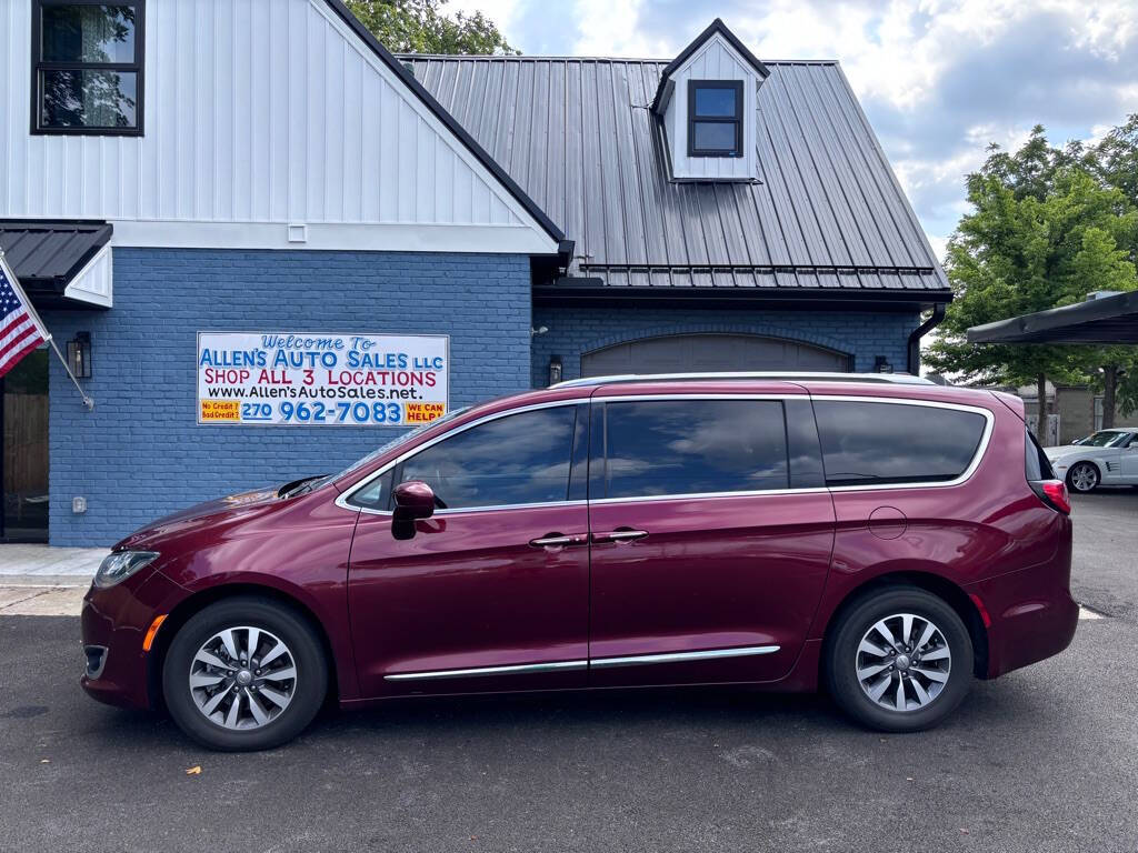 2020 Chrysler Pacifica for sale at Michael Johnson @ Allens Auto Sales Hopkinsville in Hopkinsville, KY