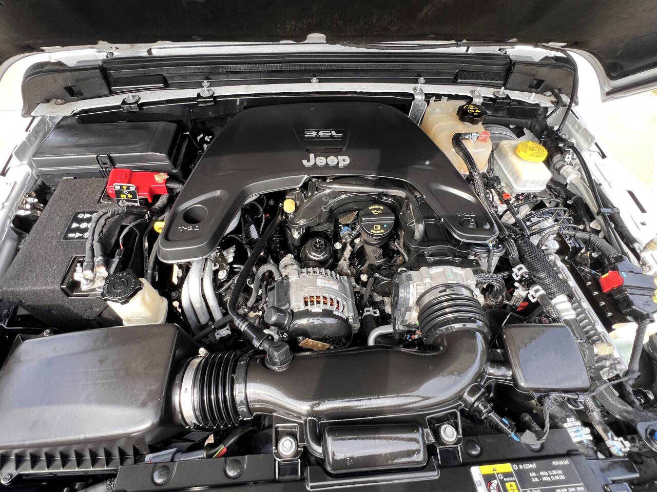 Used Car 2019 Jeep Wrangler Unlimited  Sahara Altitude 4x4 4dr Suv For Sale Under $30,000 In Austin, Texas