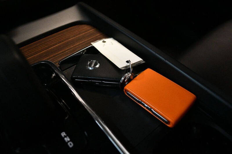 2022 Volvo XC60 B5 Momentum