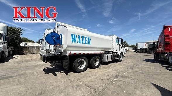 2022 Volvo VNR