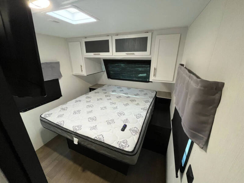 2023 Forest River WILDCAT M-282RKX