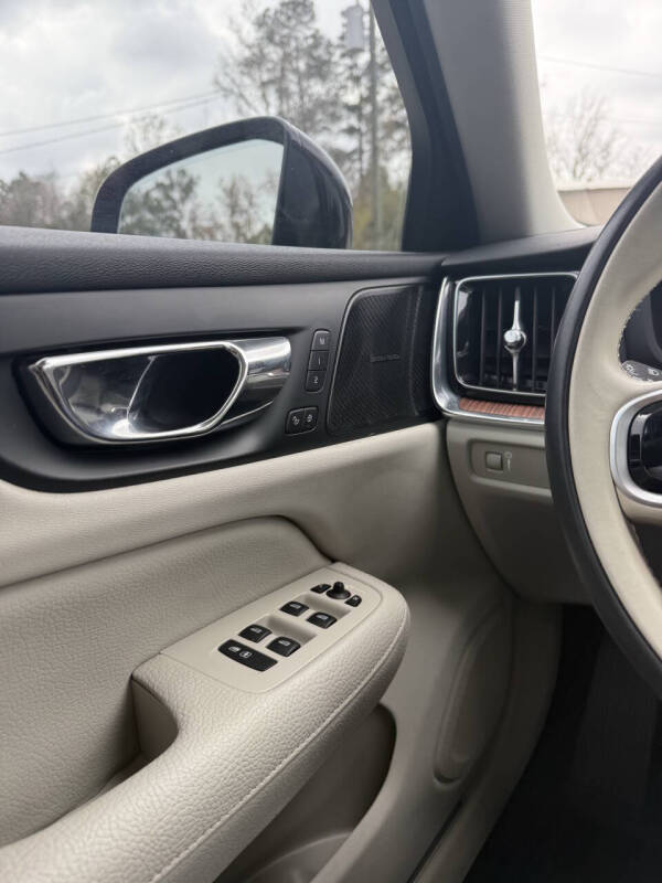 2019 Volvo S60 T6 Momentum