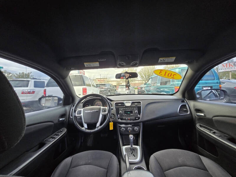 2013 Chrysler 200 Touring