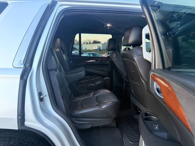 2017 Cadillac Escalade Luxury