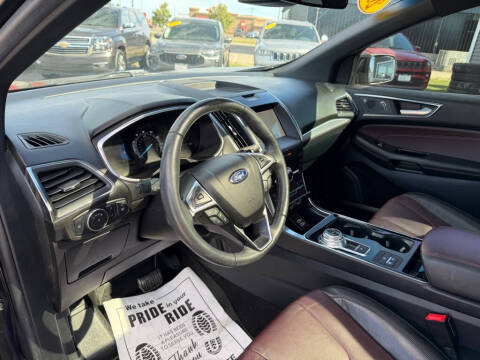 2020 Ford Edge Titanium