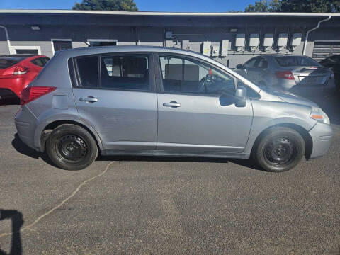 2011 Nissan Versa 1.8 S