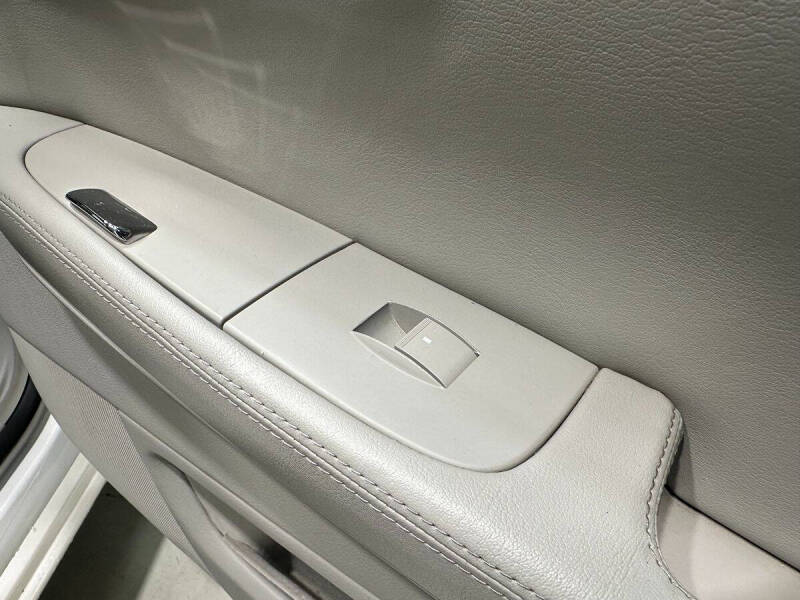 2010 Cadillac DTS Luxury Collection