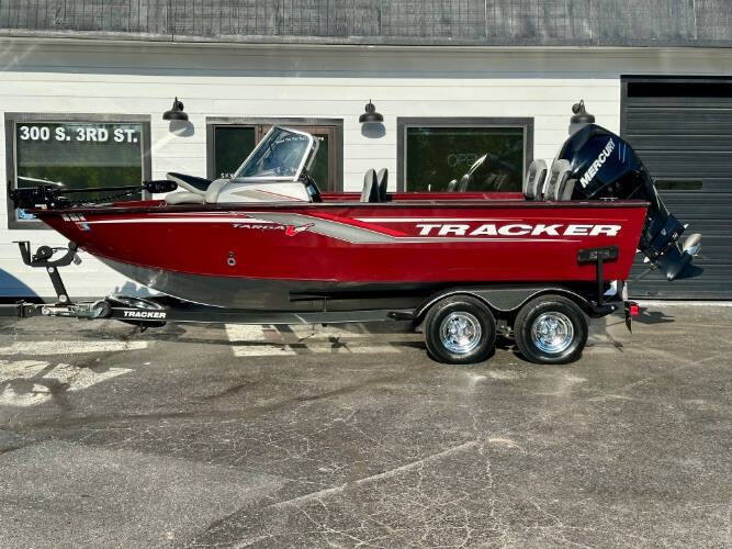 2018 Tracker Targa V18