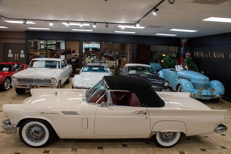 1957 Ford Thunderbird