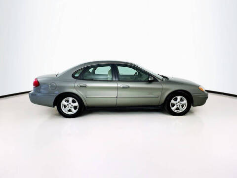 2004 Ford Taurus SES
