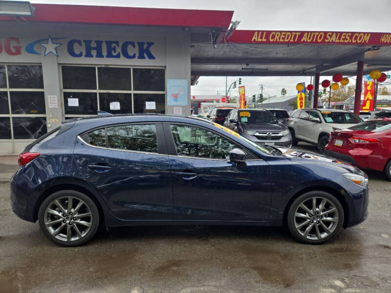 2018 Mazda MAZDA3 Touring