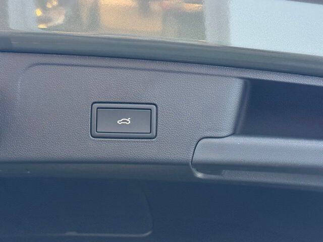 2026 Volkswagen Atlas Cross Sport SEL R-Line Black 4Motion