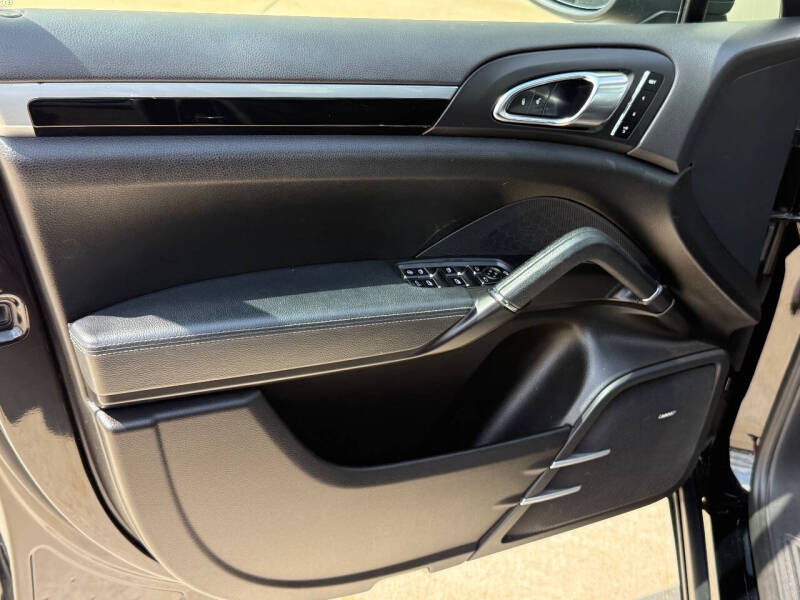 2014 Porsche Cayenne Platinum