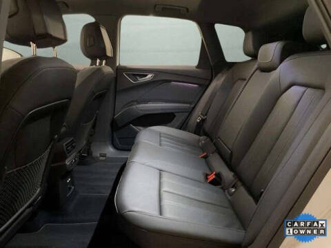 2024 Audi Q4 e-tron quattro Premium Plus 50