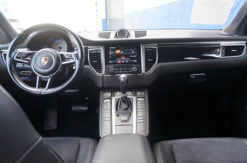 2018 Porsche Macan S