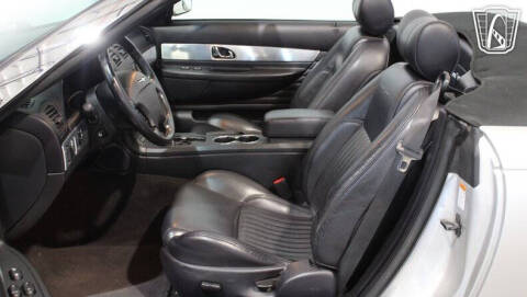 2004 Ford Thunderbird Deluxe