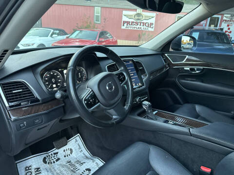 2017 Volvo XC90 T5 Momentum