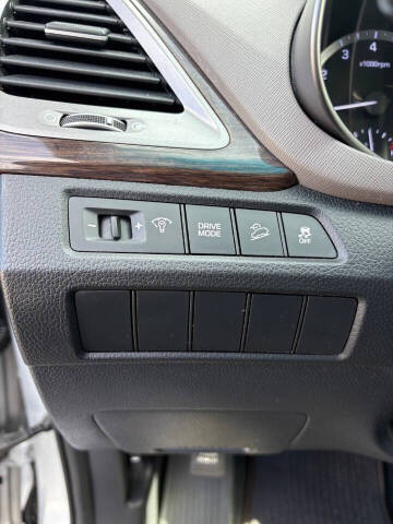 2018 Hyundai Santa Fe SE