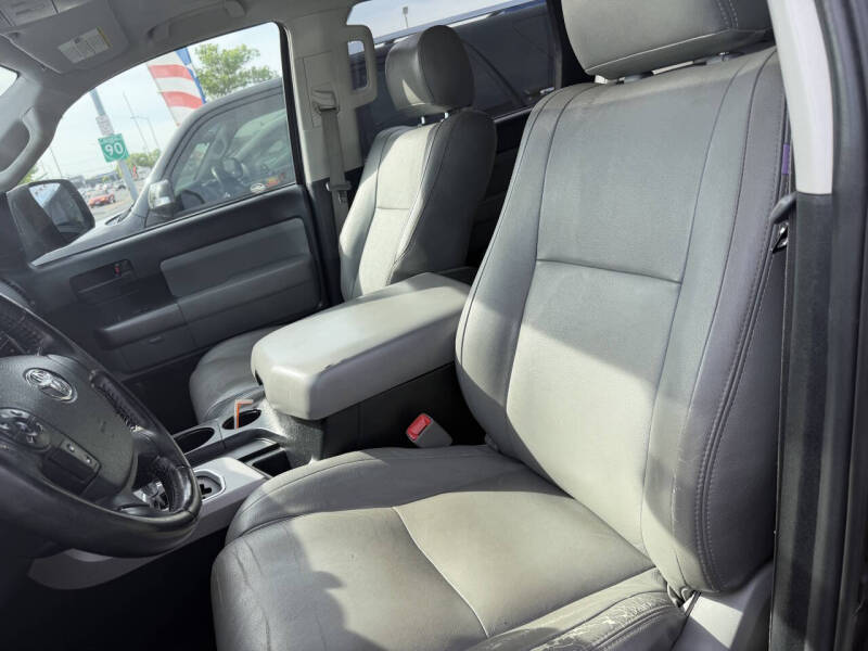 2013 Toyota Sequoia SR5