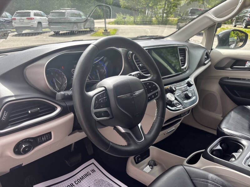 2023 Chrysler Pacifica Touring L