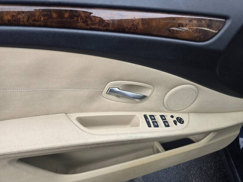 2008 BMW 5 Series 528xi