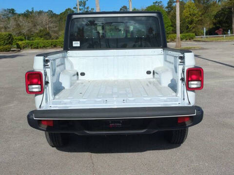 2026 Jeep Gladiator Sport