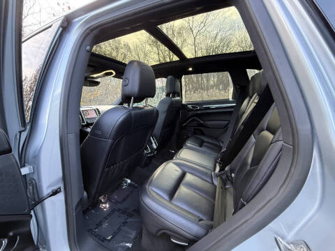 2018 Porsche Cayenne Platinum Edition