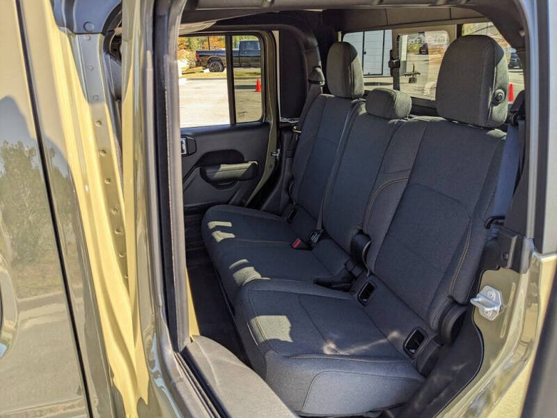 2025 Jeep Gladiator Willys