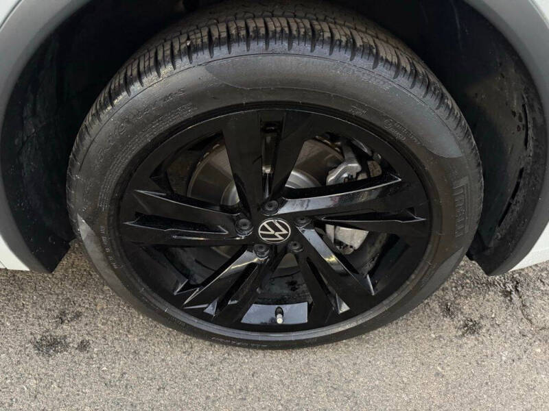 2023 Volkswagen Tiguan SE R-Line Black