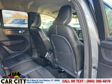 2019 Volvo XC40 T5 Momentum